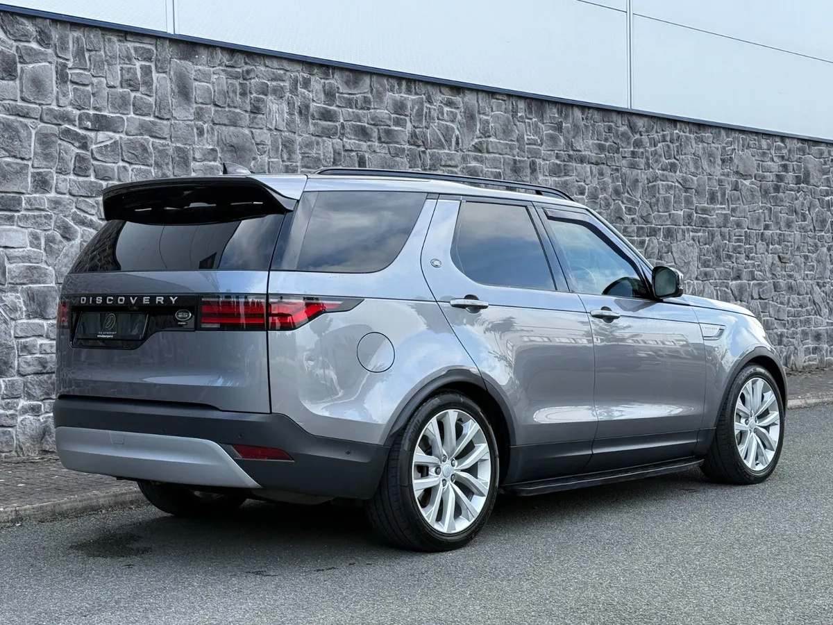 2022 Land Rover Discovery 5 D300 SE SD6 2Seat Comm - Image 3