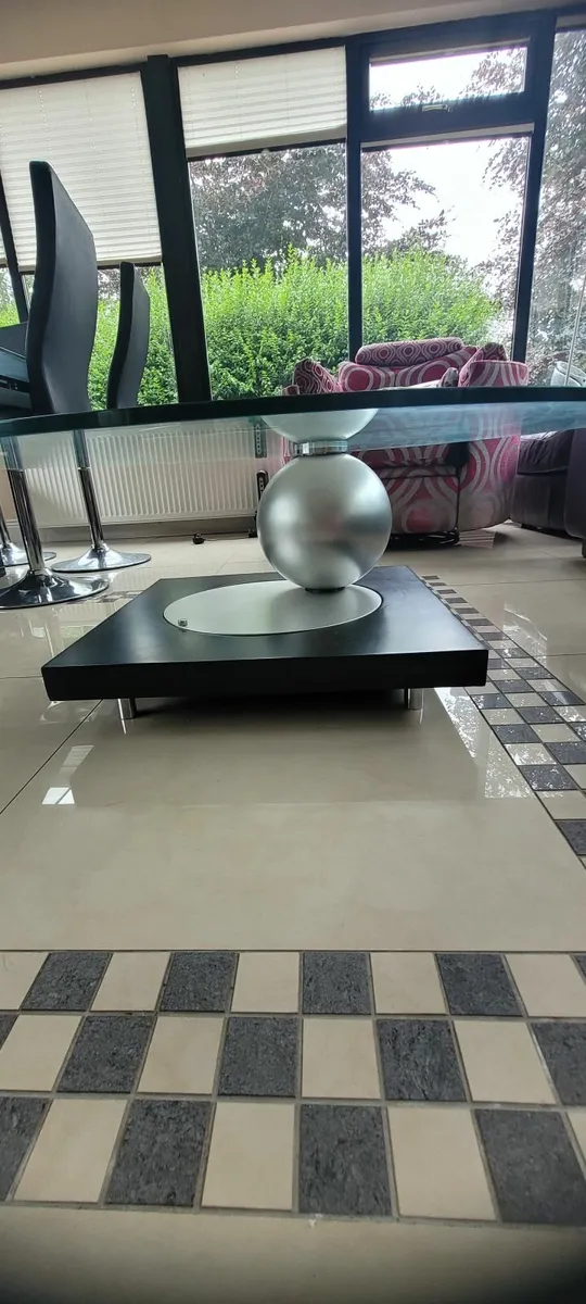 Round glass coffee table - Image 3
