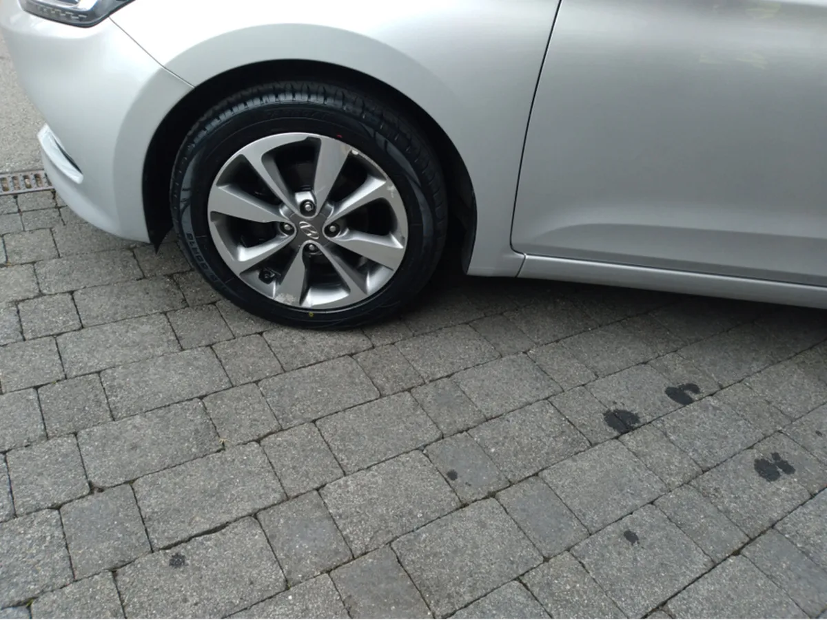 Hyundai i20 PETROL DELUXE 5DR - Image 4