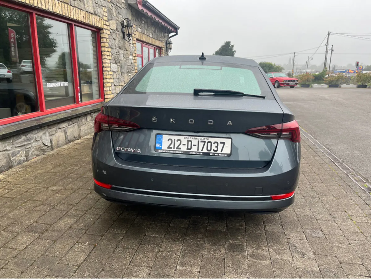 Skoda Octavia AMBITION 2.0 TDI 115HP 5DR - Image 3