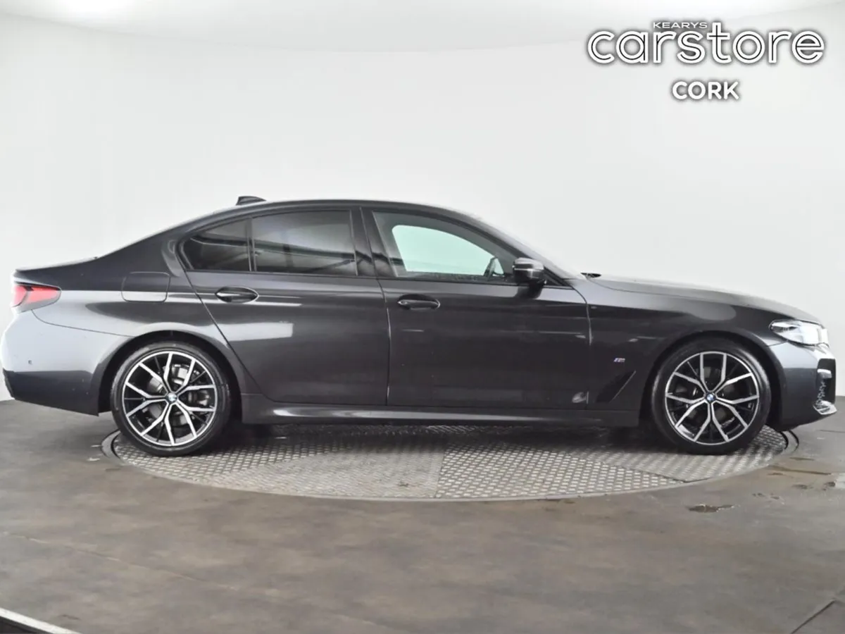 BMW 5 Series 520d M Sport (mht) - Image 3
