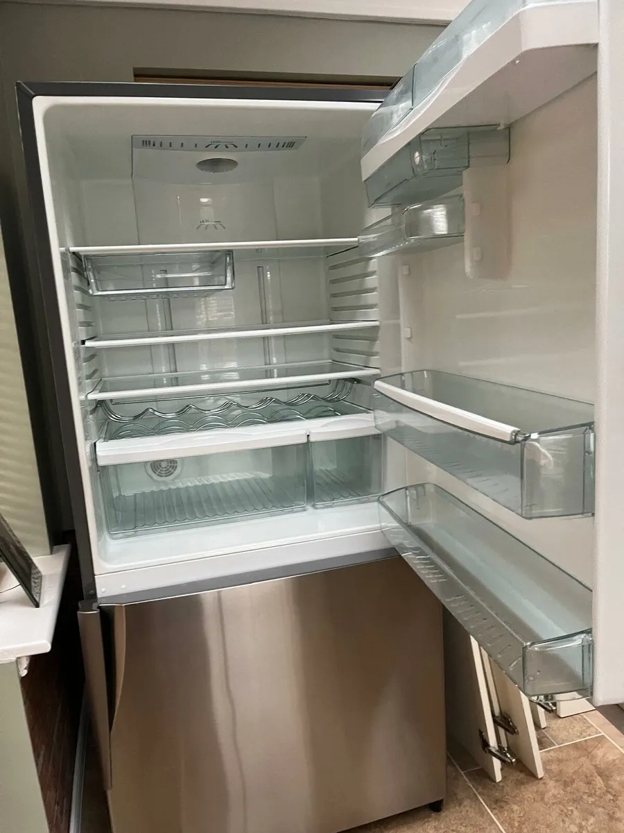 American Fridge - Image 2