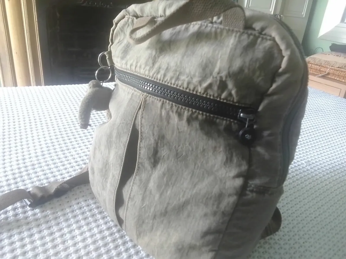 KIPLING KHAKI GREEN BACKPACK BAG MED SIZED - Image 1