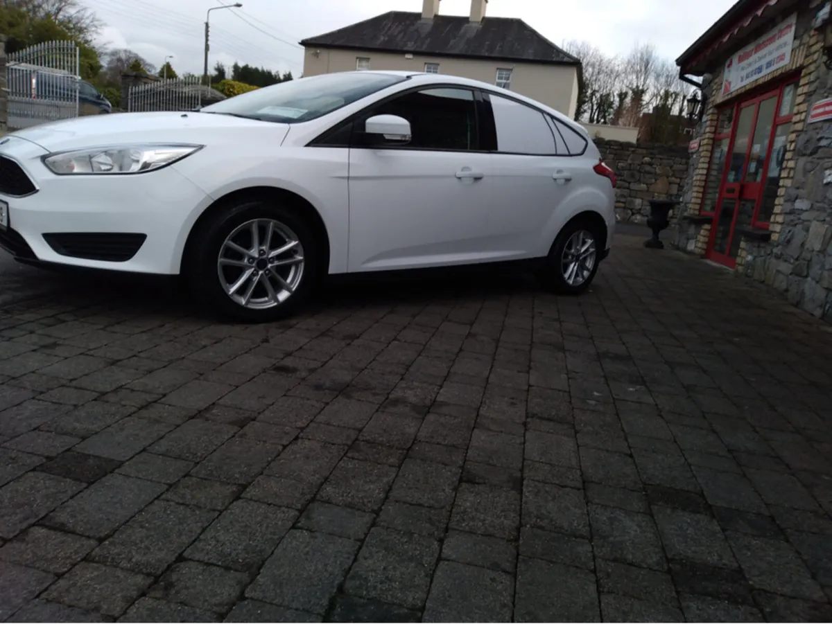 Ford Focus STYLE 1.5 TD 95PS 6SPEED 4DR - Image 2