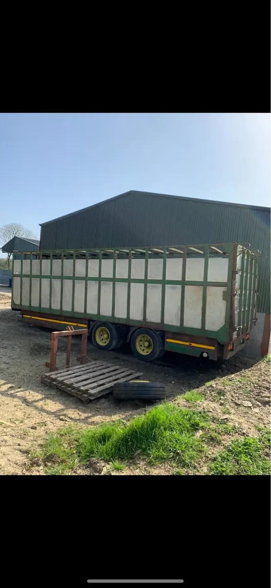 28ft cattle trailer - Image 1