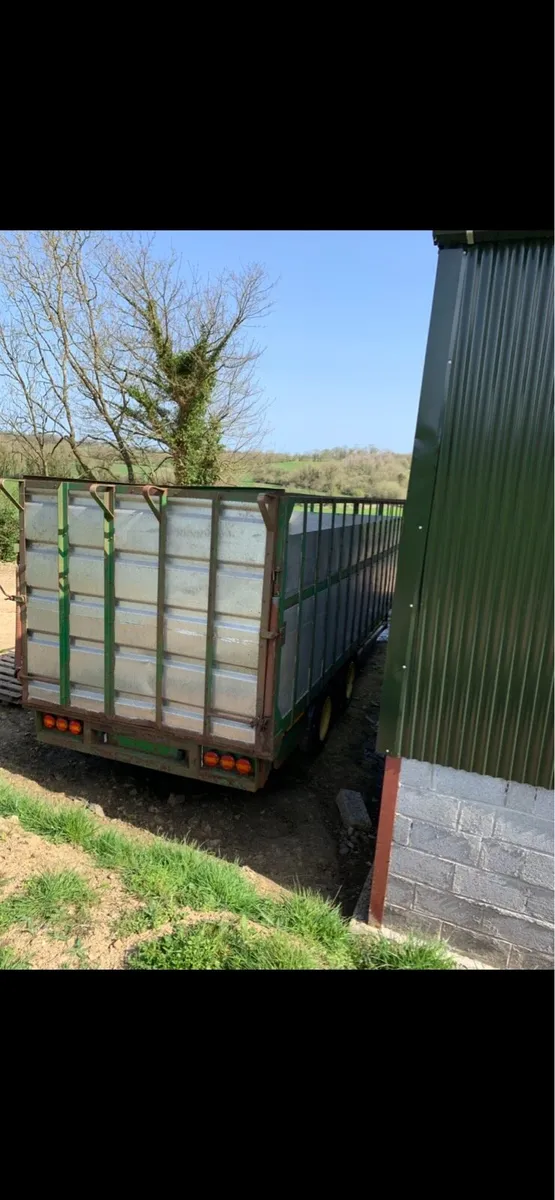 28ft cattle trailer - Image 2