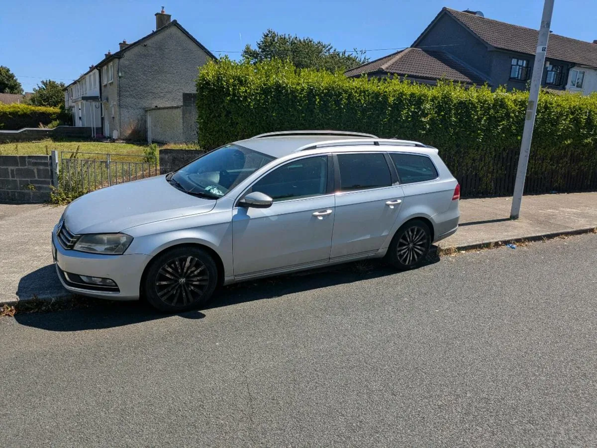 Volkswagen Passat - Image 2
