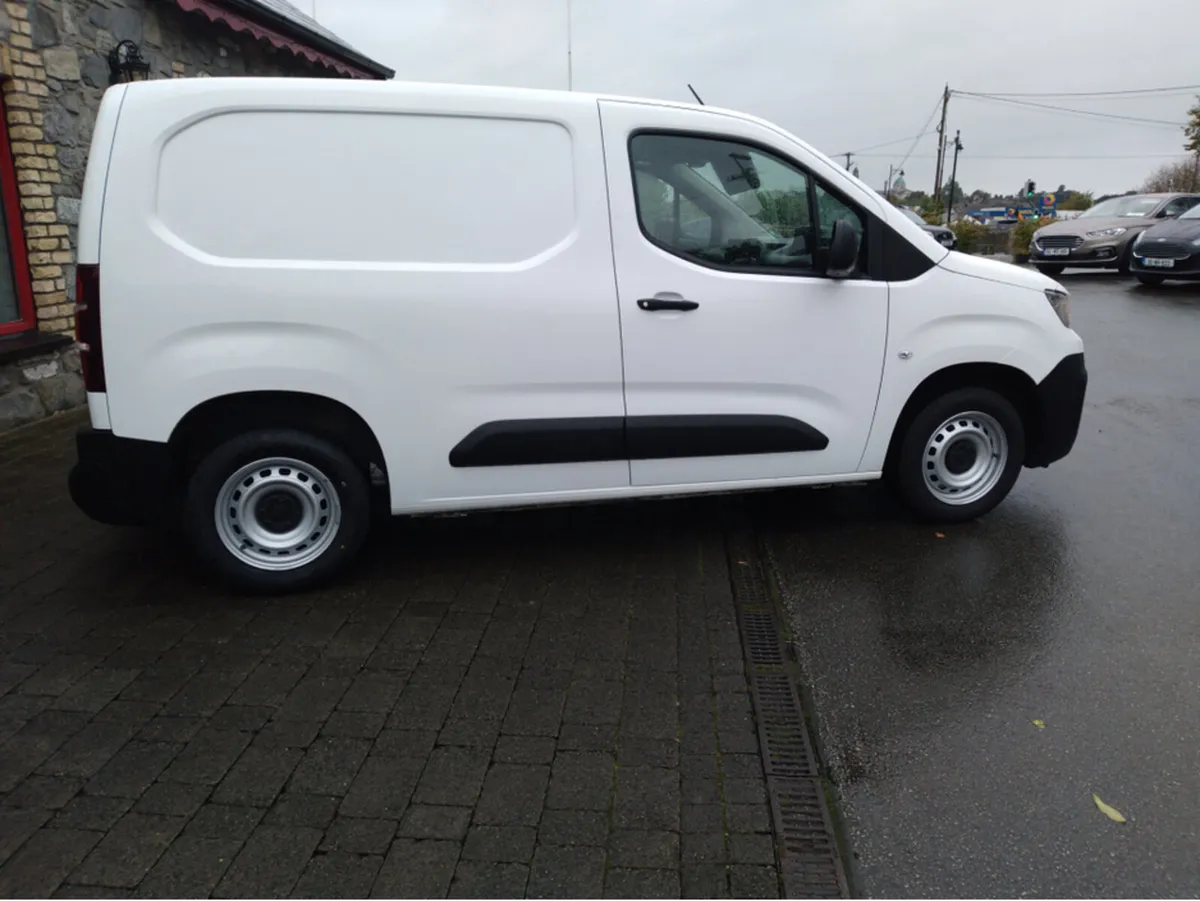 Peugeot Partner 1.5 BLUE HDI 75 PANELL PANELLED 6. - Image 3
