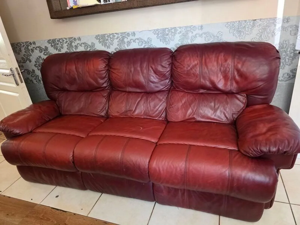 Italian Leather sofa for sale - Image 2