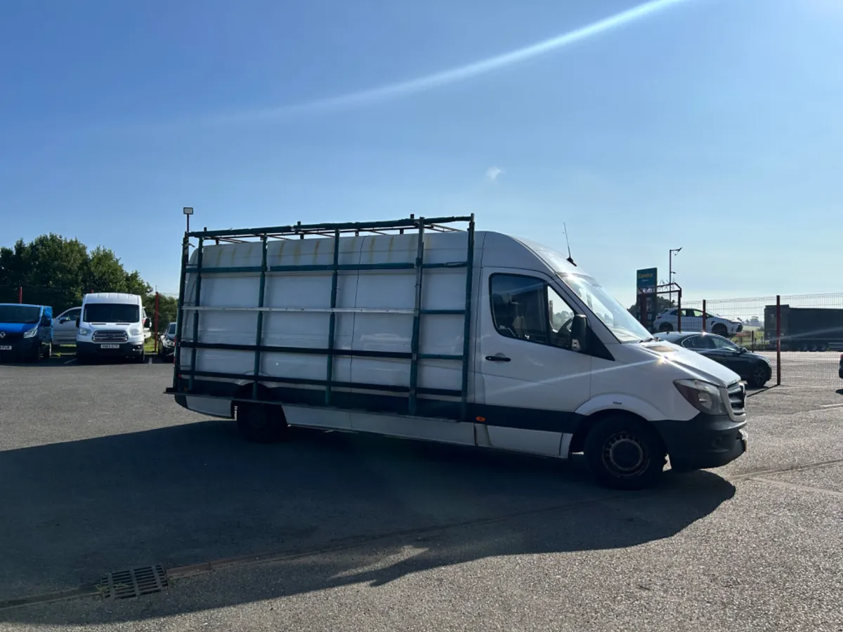 Mercedes-Benz Sprinter with glass rack 2017 - Image 2