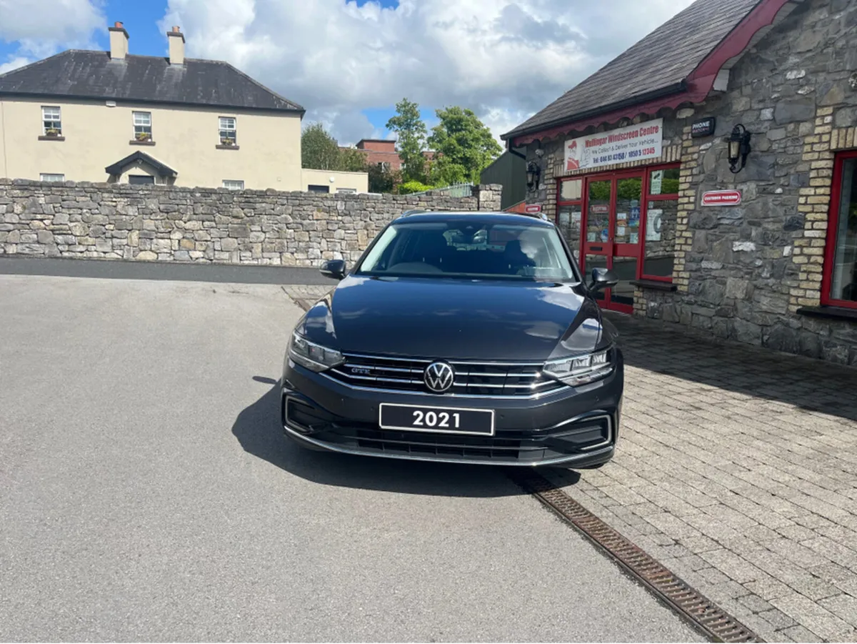 Volkswagen Passat GTE S-A DSG plug in hybrid - Image 1