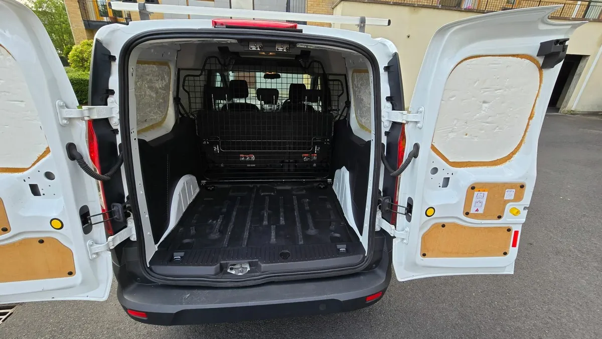Ford Transit 2018 LWB Crew Cab - Image 2