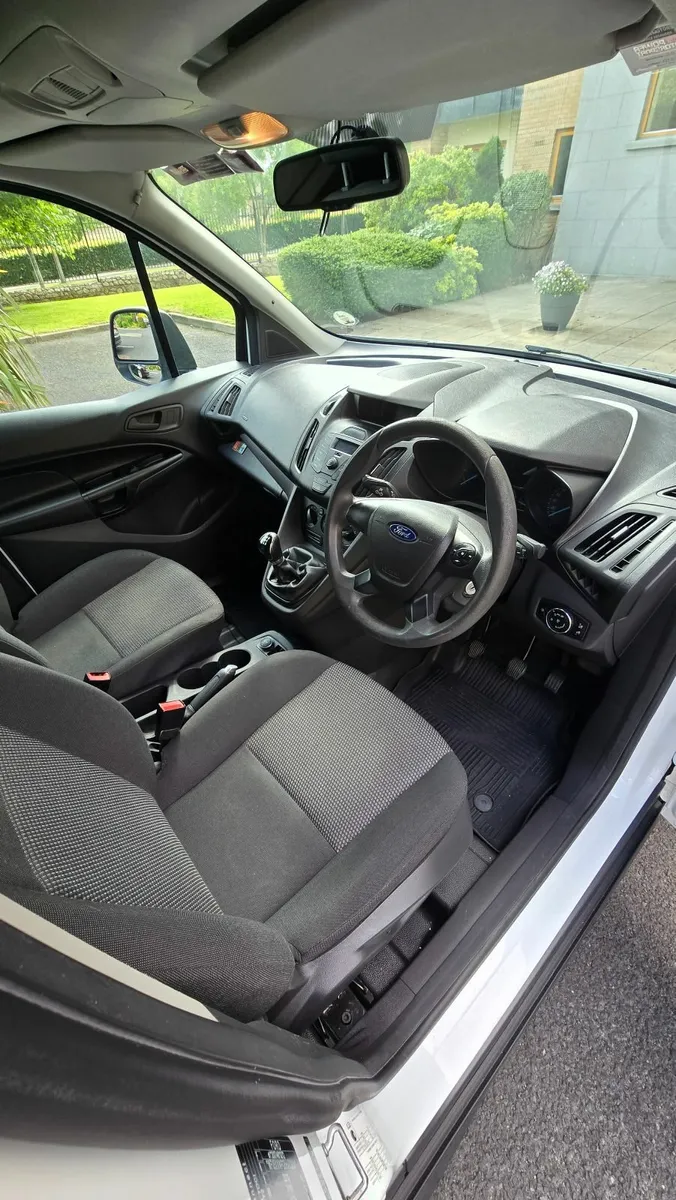 Ford Transit 2018 LWB Crew Cab - Image 3