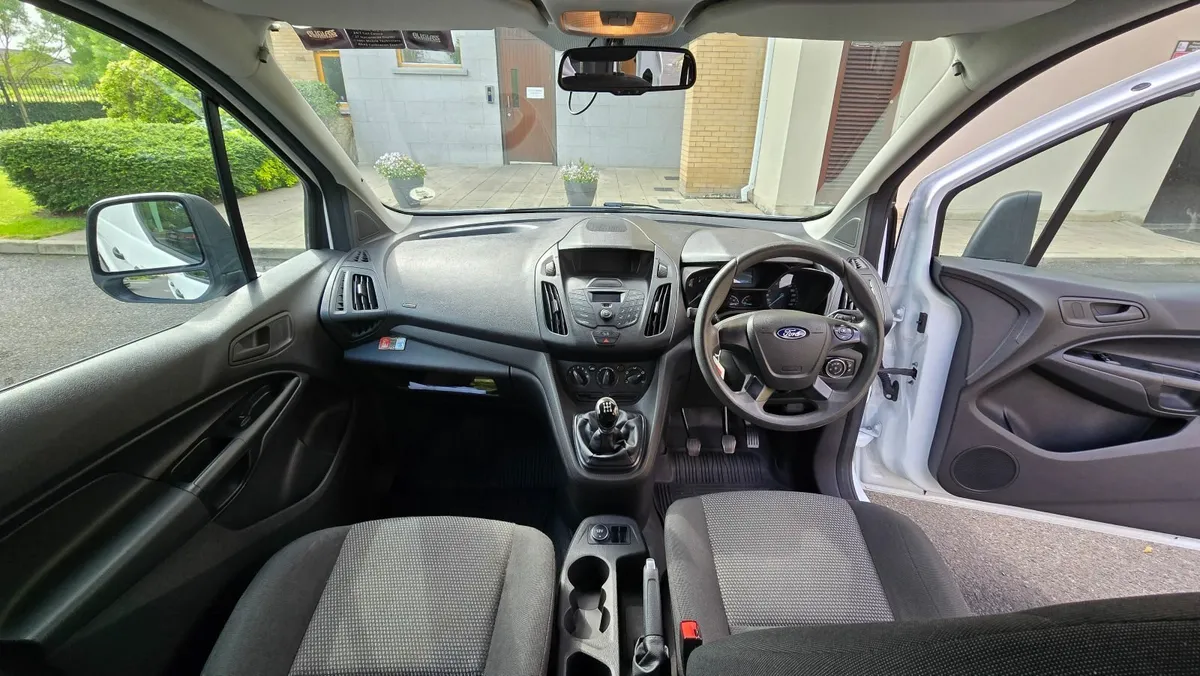 Ford Transit 2018 LWB Crew Cab - Image 4
