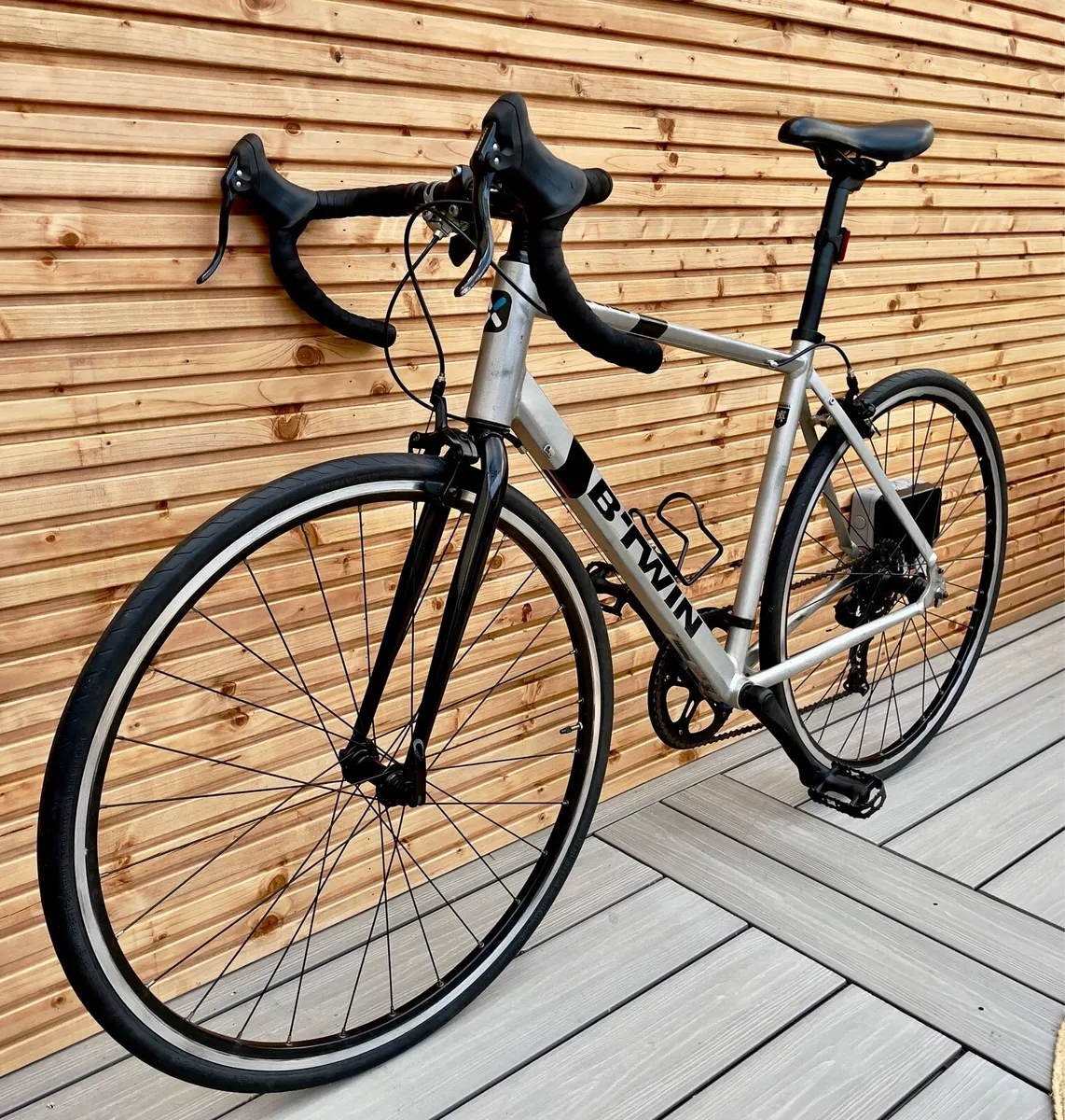 B’Twin Triban 100 Road Bike – Excellent Condition - Image 2