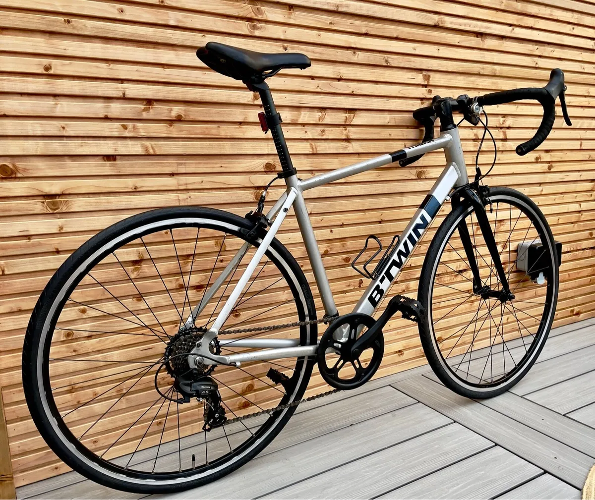 B’Twin Triban 100 Road Bike – Excellent Condition - Image 3
