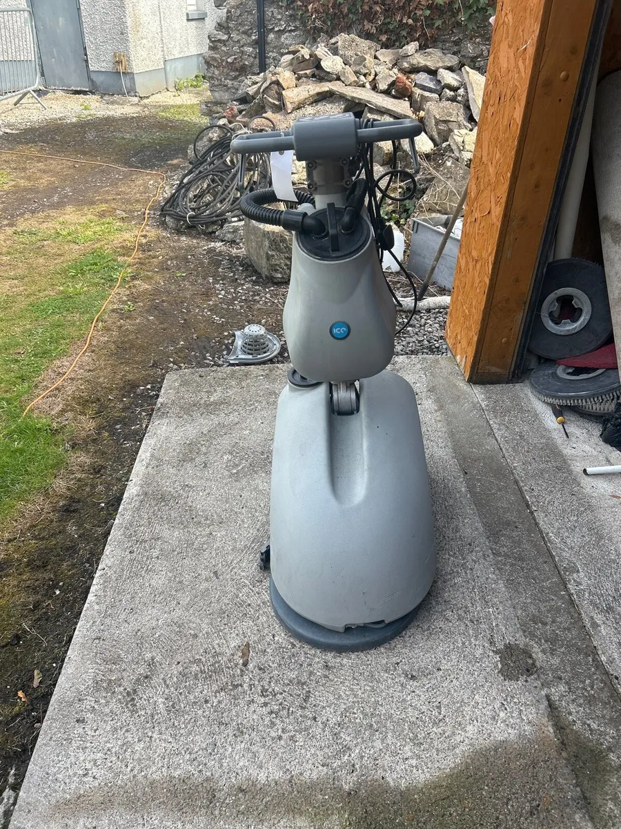 Scrubber dryer - Image 2
