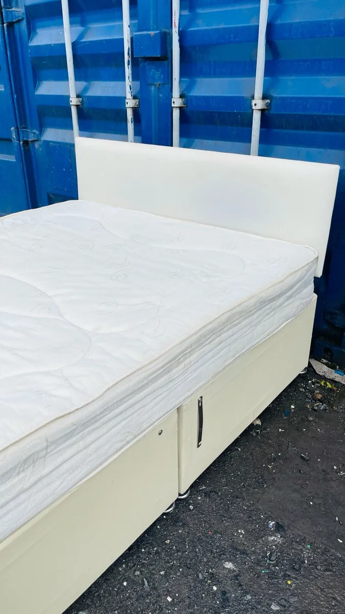 King size bed with mattress - Image 4