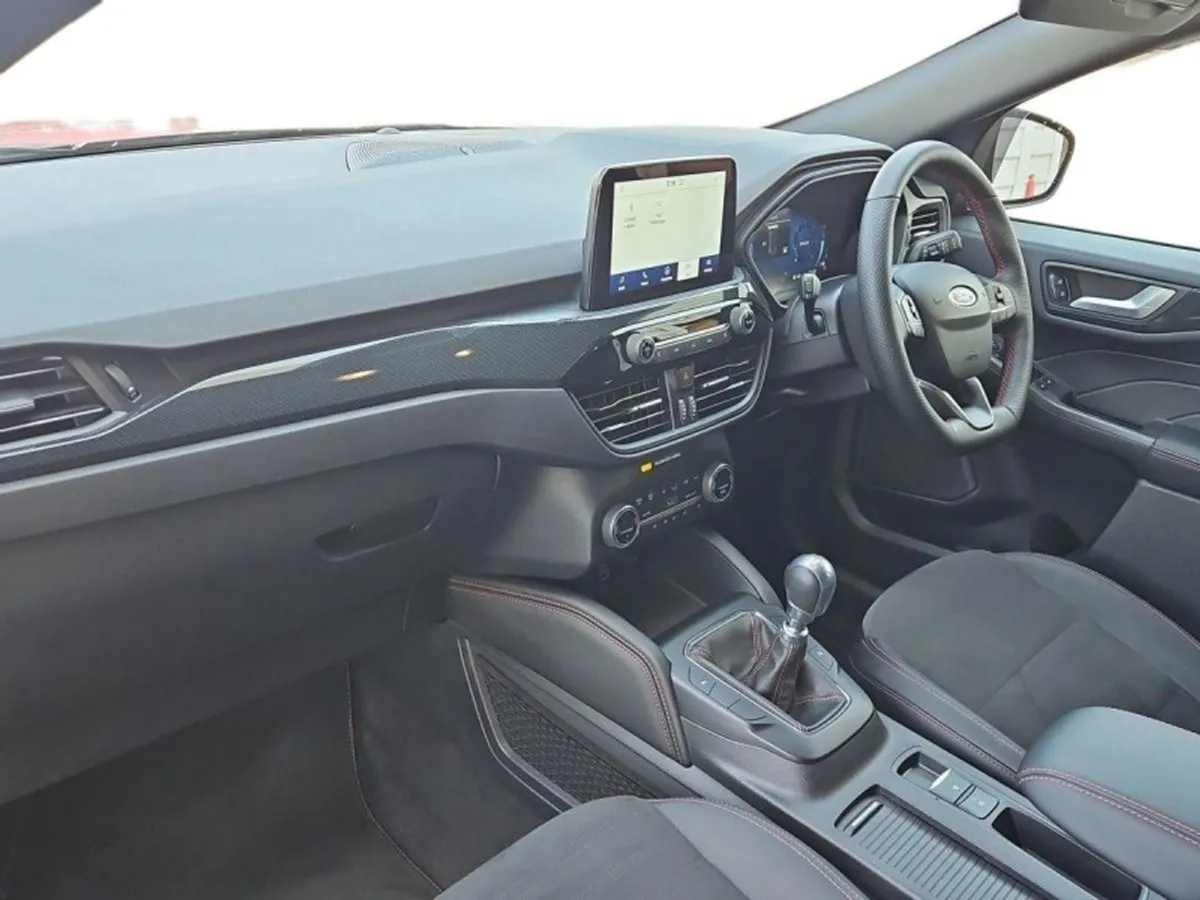Ford Kuga 1.5 Ecoblue 120PS St-line X - Image 4