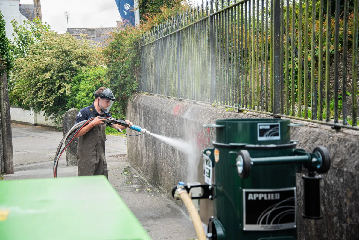 Applied Aquablaster Xtreme 100 Blasting Machine - Image 1