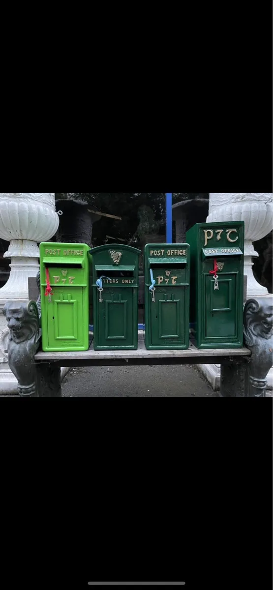 Post box building into wall - Image 3