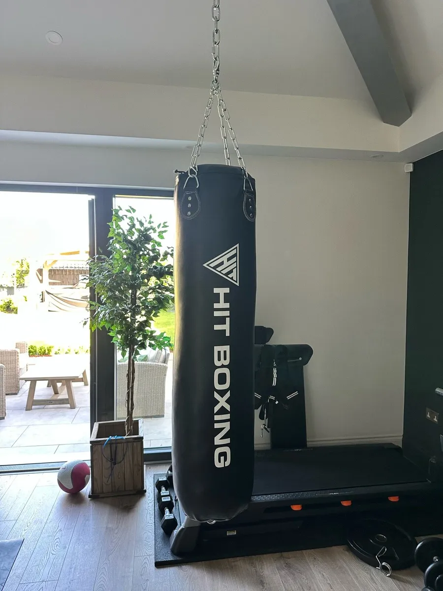 Heavy boxing punch bag - Image 1