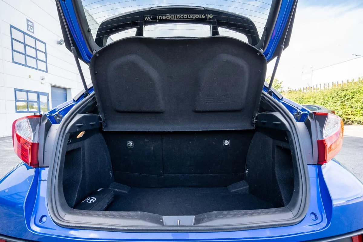 Toyota C-HR 2018 LUNA SPORT - Image 3