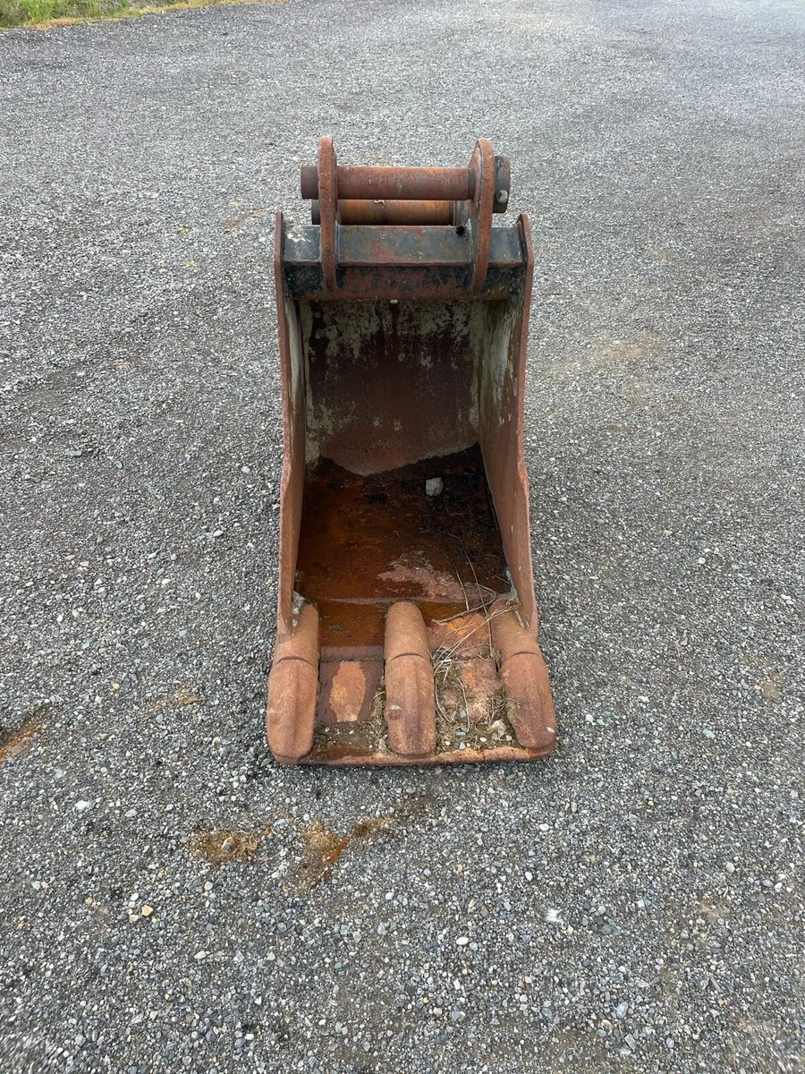 Buckets - Image 1