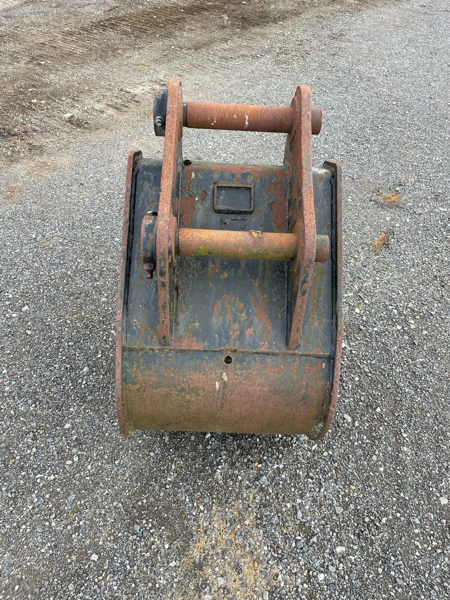Buckets - Image 3