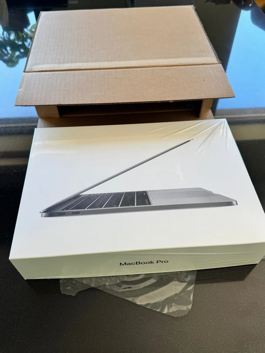 As New 13" Apple MacBook Pro 8GB / 128GB (Boxed) - Image 1