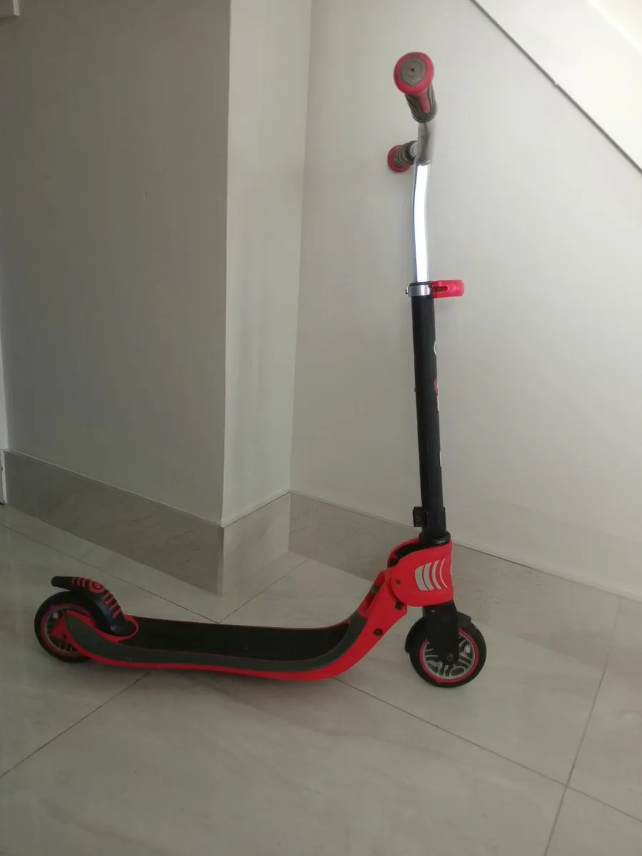 Child's Globber Red/Black Scooter