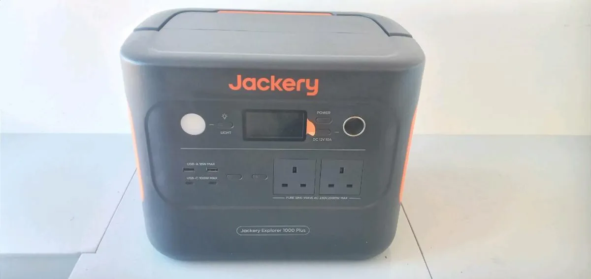 Jackery explorer 1000 plus portable power station