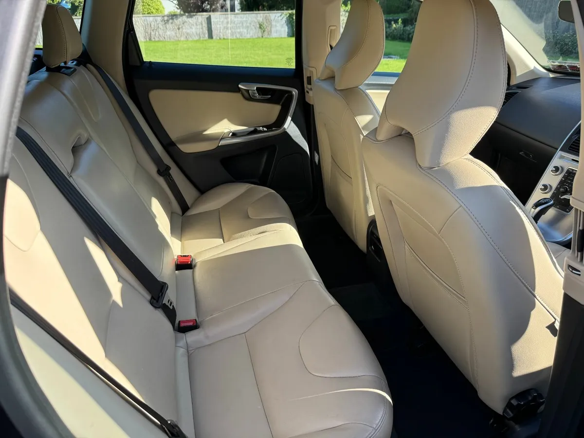 Volvo XC60 2017 - Image 3