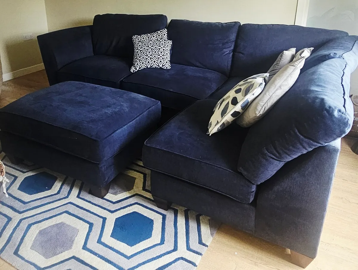 Corner Couch - Image 1