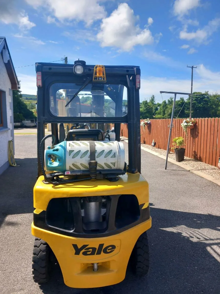 Forklift - Image 2