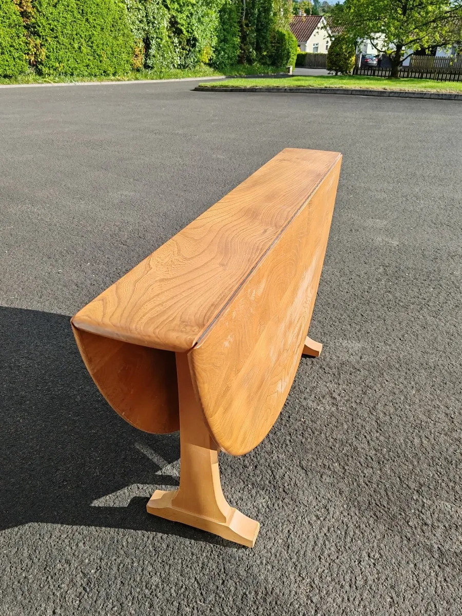 Kitchen table - Image 1