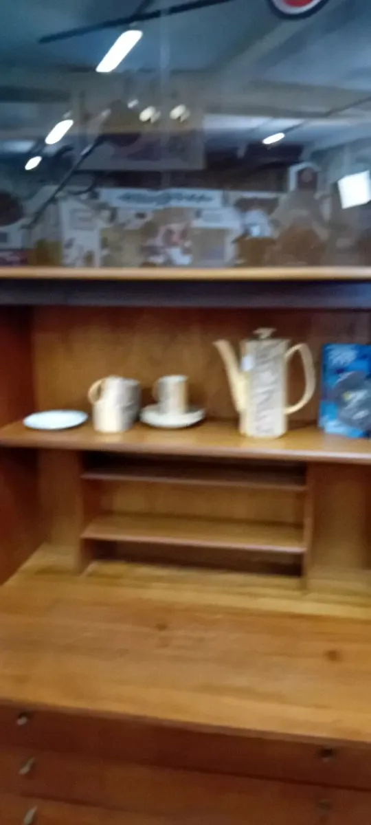Original 1970s Tunbridge Display Cabinet - Image 2