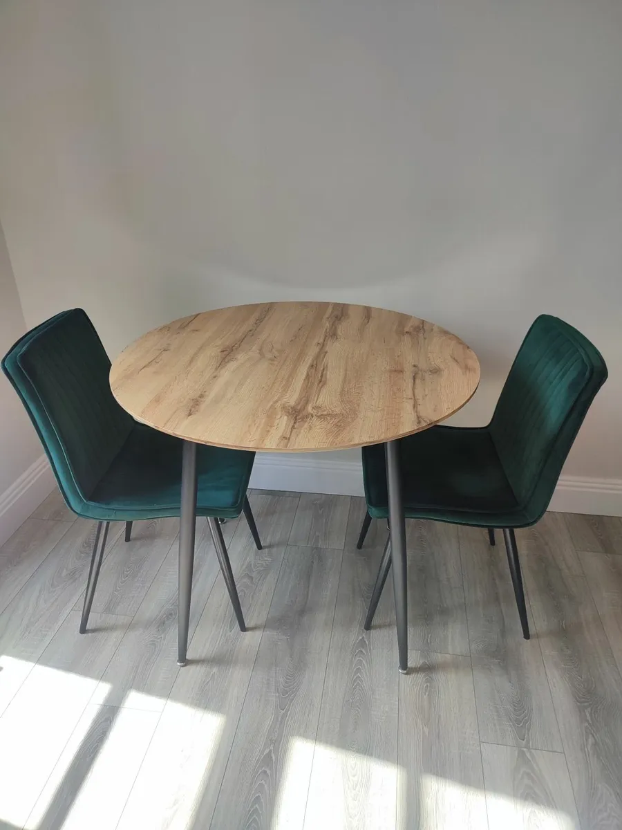 Round Table - Image 1