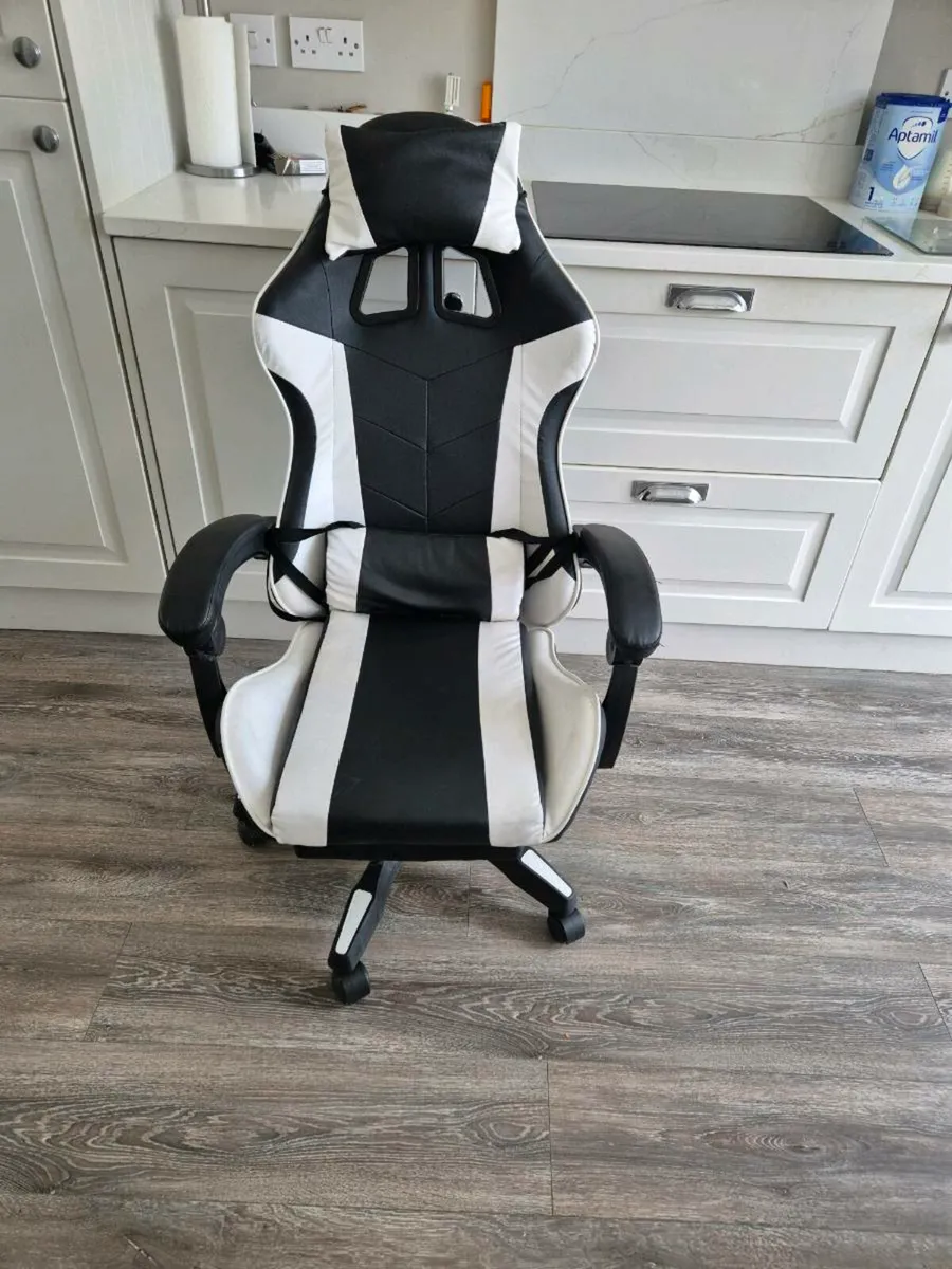 Gaming chair