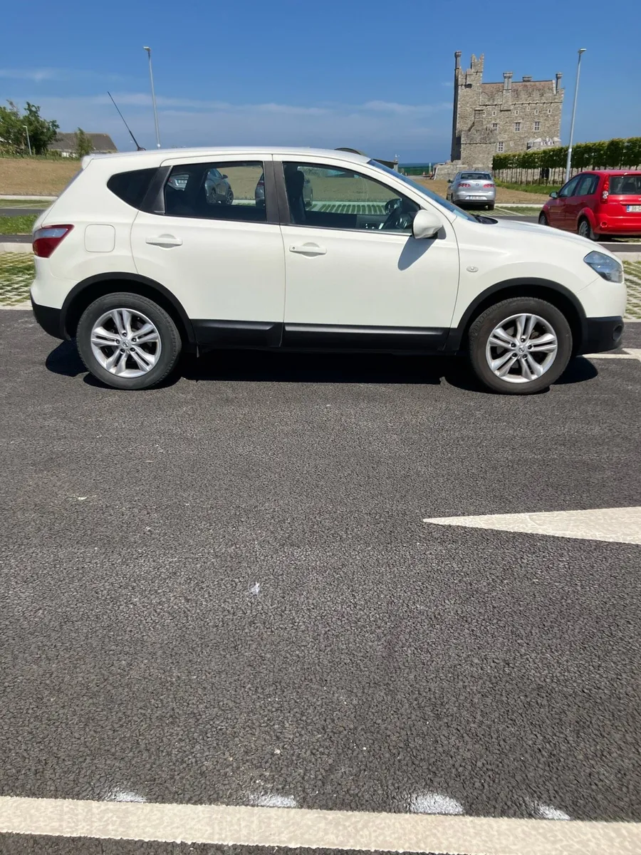 Car - Image 1