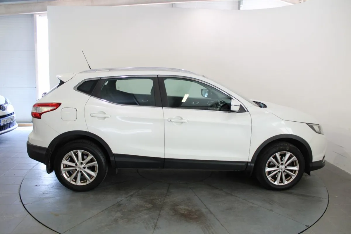 Nissan QASHQAI 1.5 DSL SV SAT NAV - Image 4