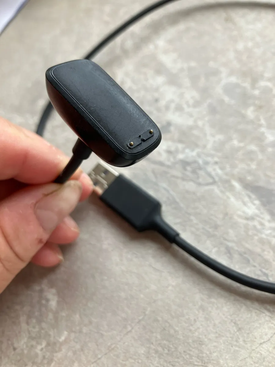 Fitbit charge 5 charger - Image 2