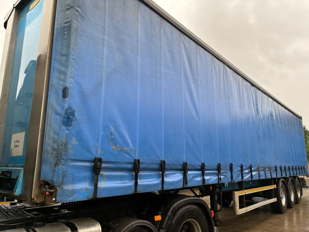 Trailers - Image 4