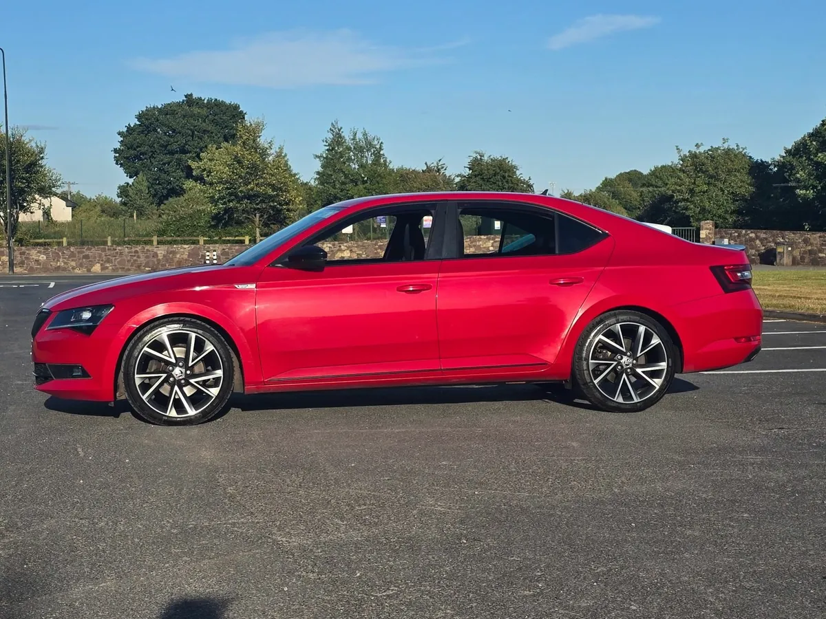 Skoda Superb sportsline 15 2018 - Image 4