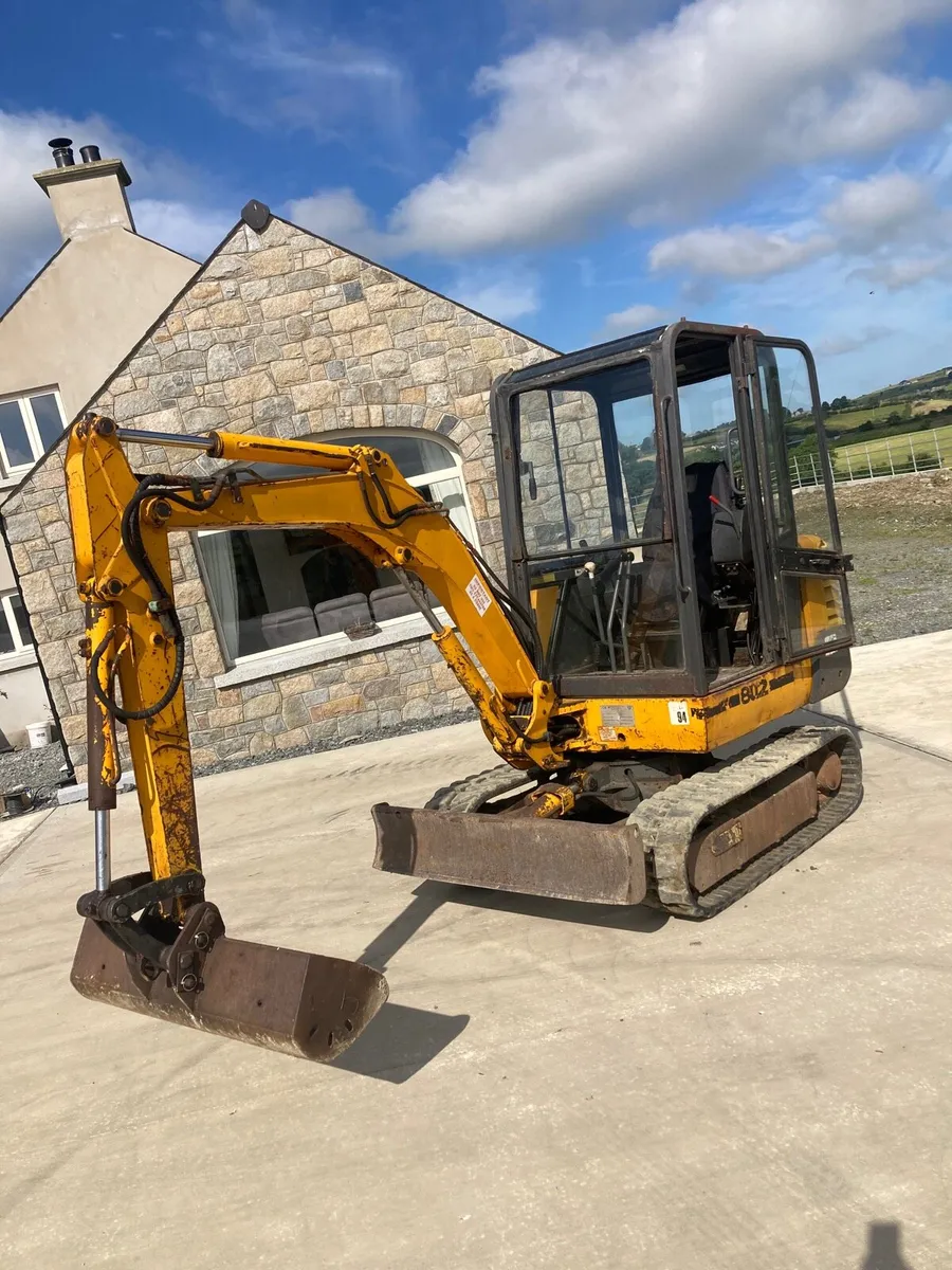 JCB 802 - Image 1