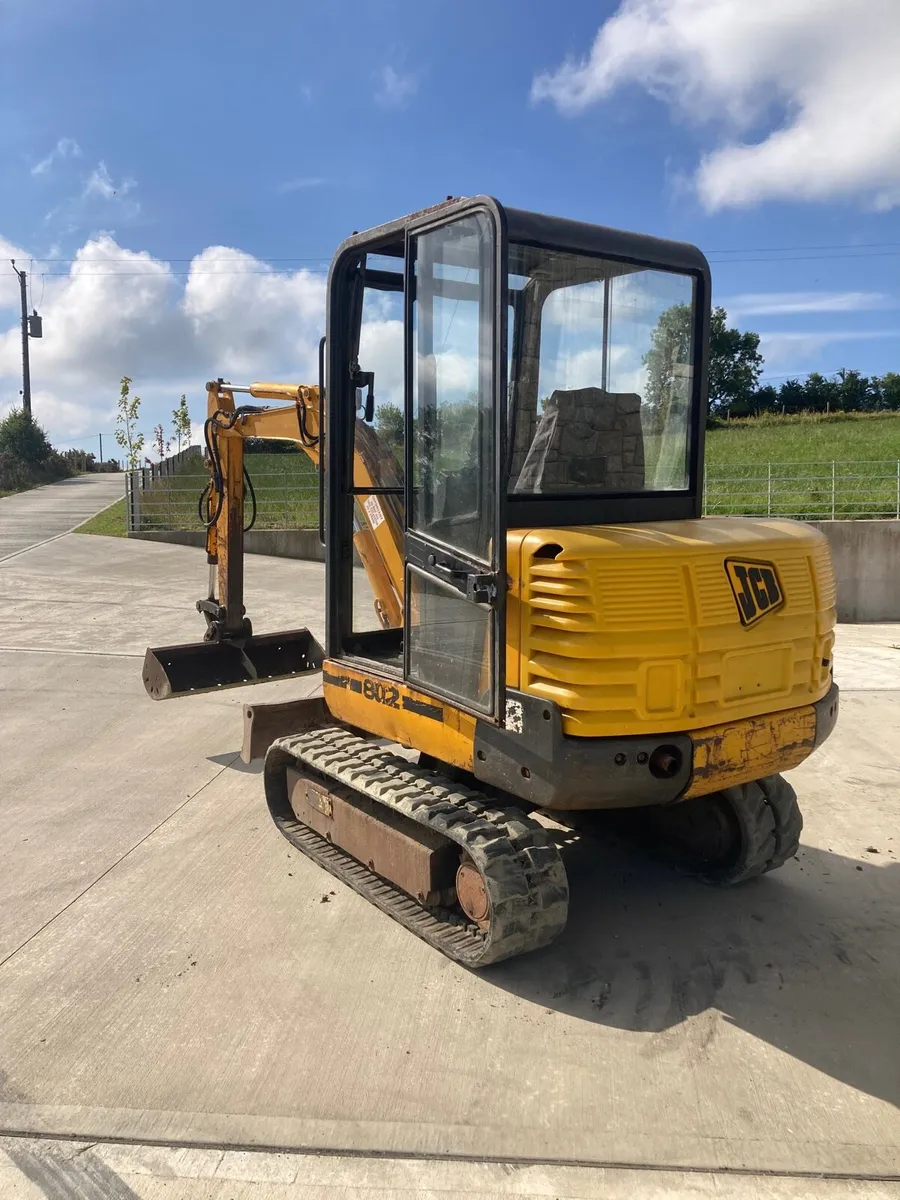 JCB 802 - Image 4