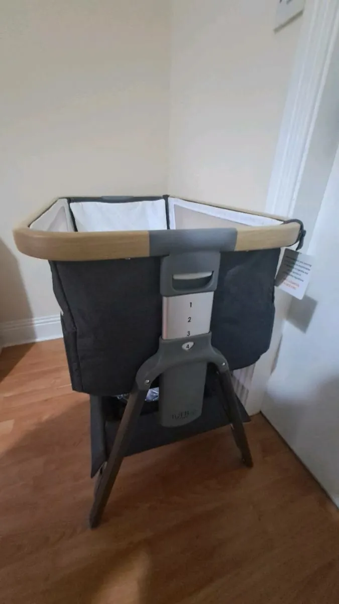 Tutti Bambini CoZee Lite Bedside Crib - Image 1