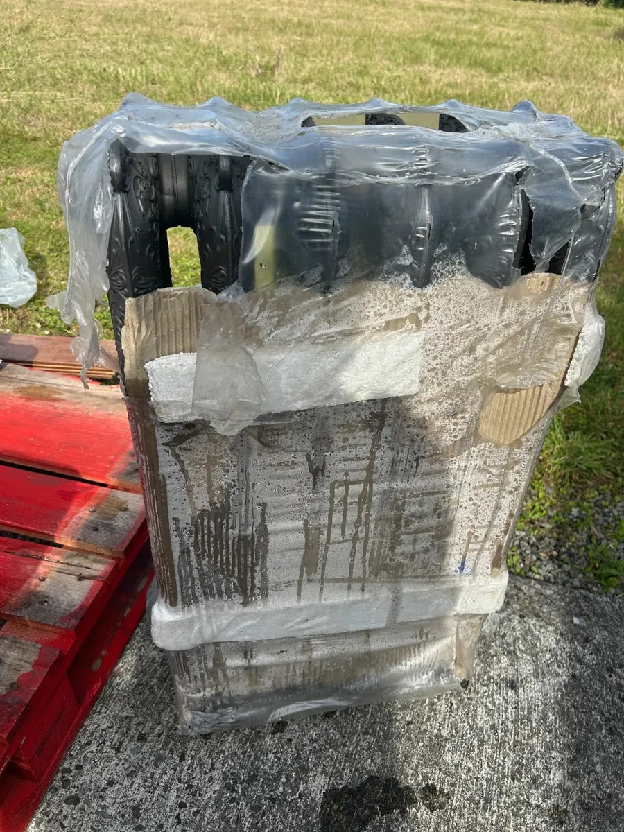 French Made Cast Iron Radiator - Image 2