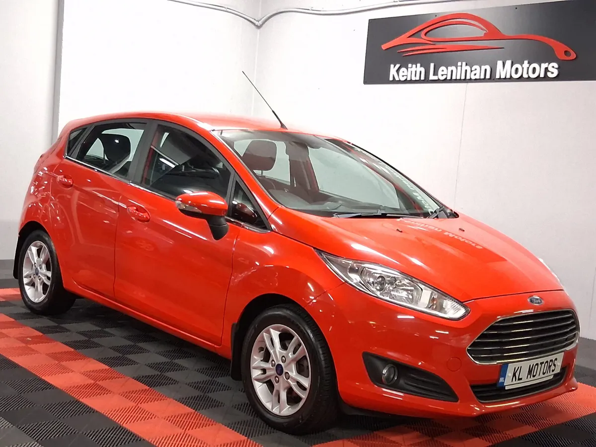 2015 Ford Fiesta **LOW MILEAGE** - Image 3