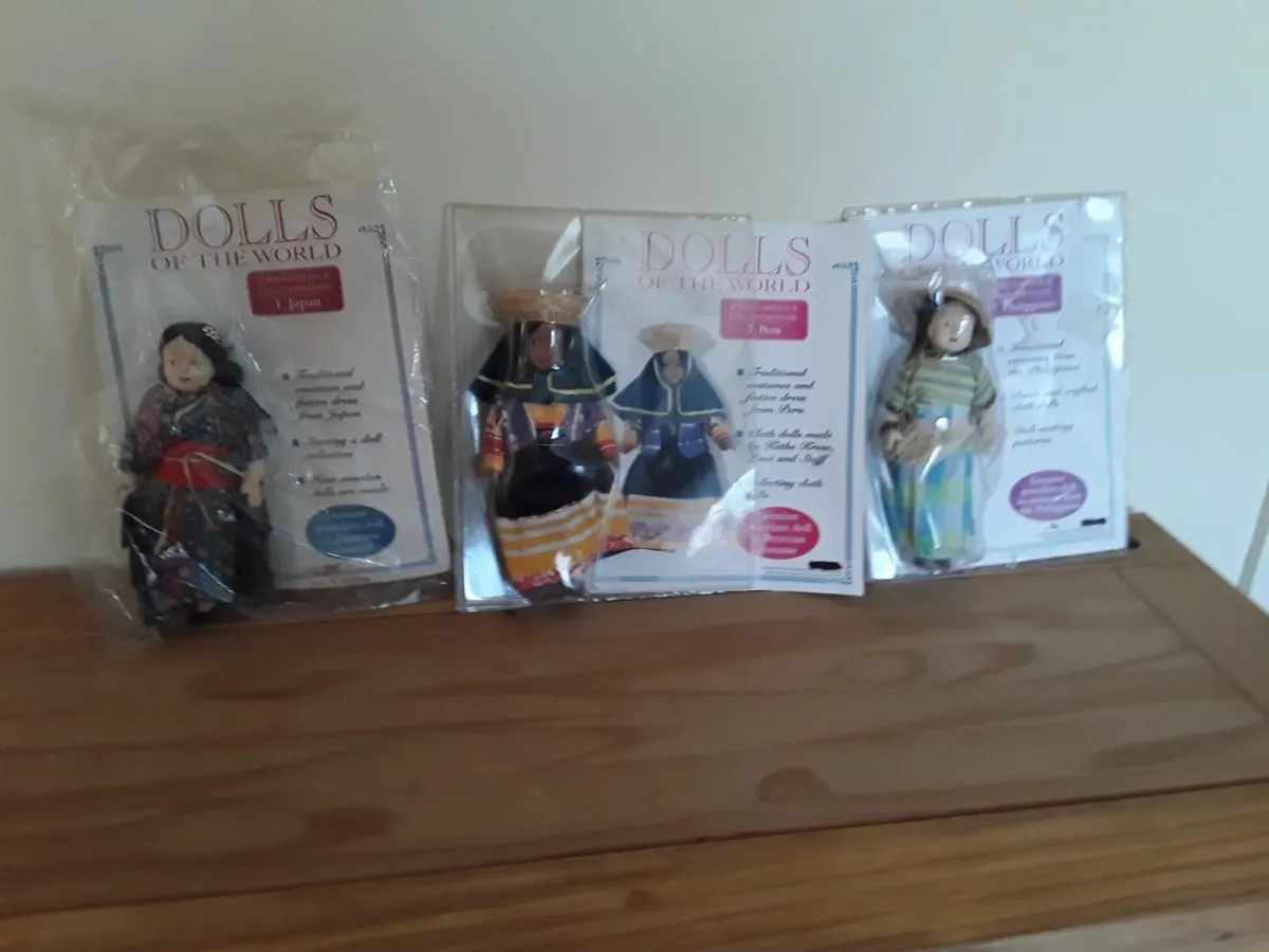 Collectible porcelain dolls different countries ne - Image 1